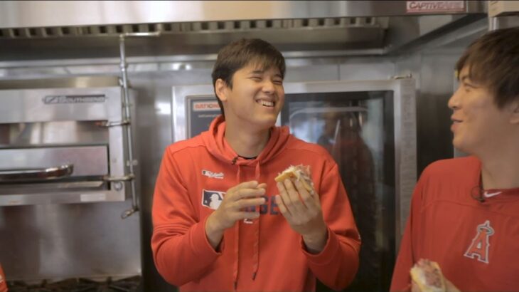 Mike Trout has Shohei Ohtani losing it while trying stadium food | Angels Weekly