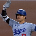 【ドジャース・大谷翔平 初球を捉えて二塁打！】アストロズ先発バルデスからセンター前ヒットを放ち、好走塁でツーベースヒットに！