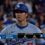 【ドジャース・大谷翔平 43−43にリーチ！】エルボーガードにボールが当たり出塁、その後今季43個目の盗塁を成功！