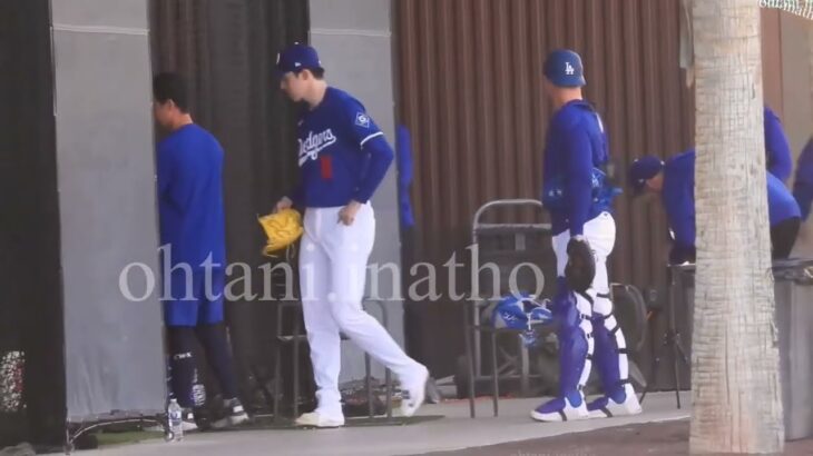 ドジャースキャンプ速報‼️佐々木朗希、家族に見守られながらの投球練習#dodgers#shohei ohtani#大谷翔平