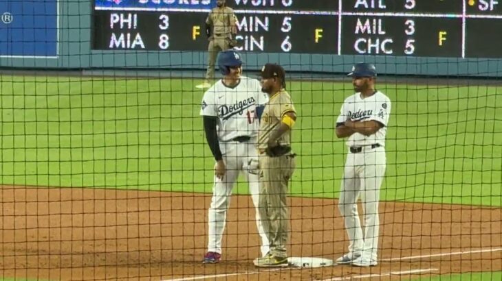 DAVE ROBERTS EJECTED after Shohei Ohtani gets hit by a pitch vs. Padres | 大谷翔平、対パドレス戦で投ゴロに倒れる