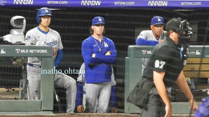 大谷翔平選手、何を食べたんだろう？それともエア捕食？ダニーコーチのガン見が面白くて、夜中に何度もリピート見しました。この2人、いつも面白いんです。芸風が一緒。#shoheiohtani