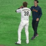 【大谷翔平】の通訳アイアトン氏が大活躍でベンチ内でグータッチの嵐 現地映像 【WBC2026】