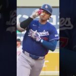 Shohei Ohtani Hits a Leadoff Home Run vs Twins!