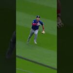 Shohei Ohtani was amused by Ryan Ward’s sliding grab 😄